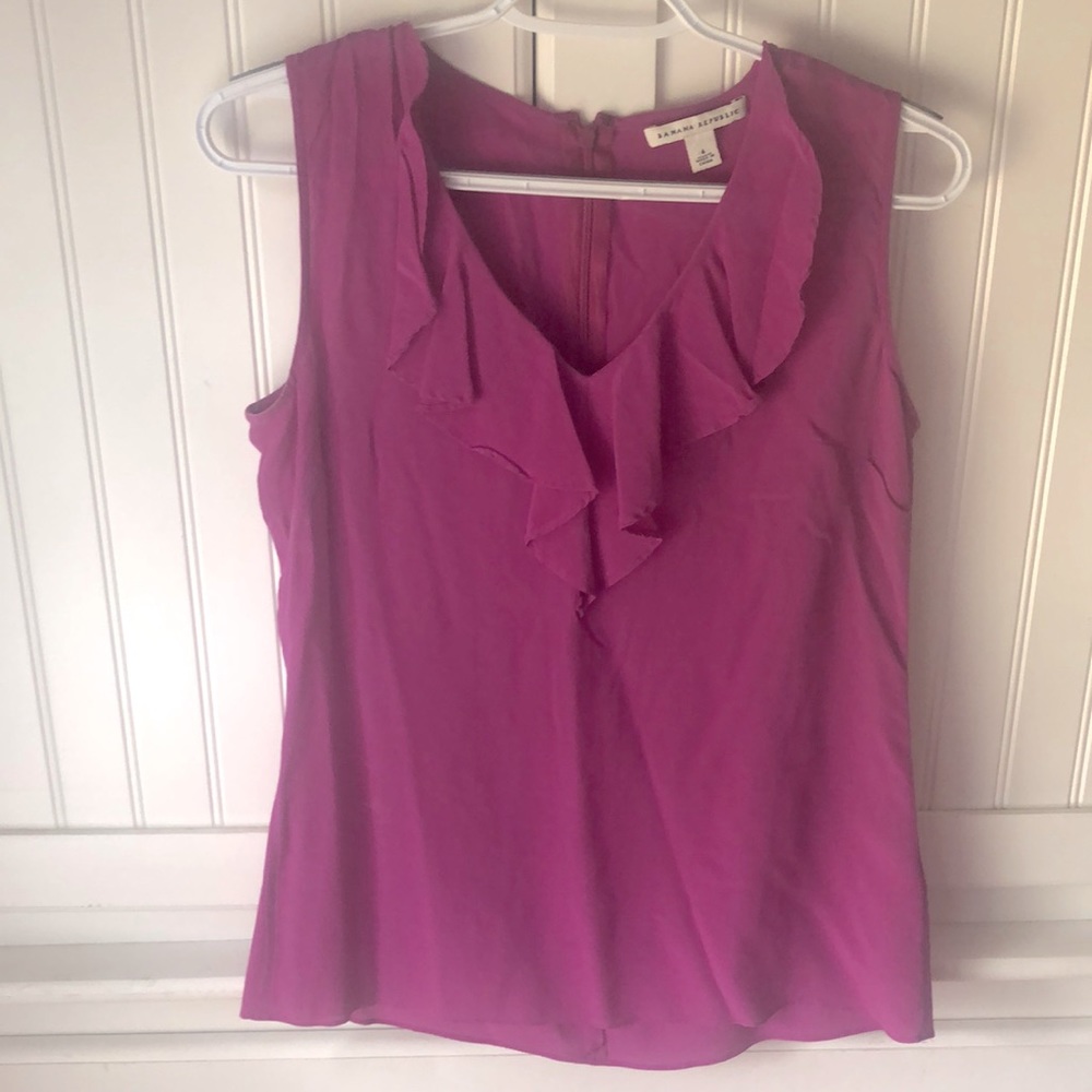 Banana republic fuchsia sleeveless silk blouse